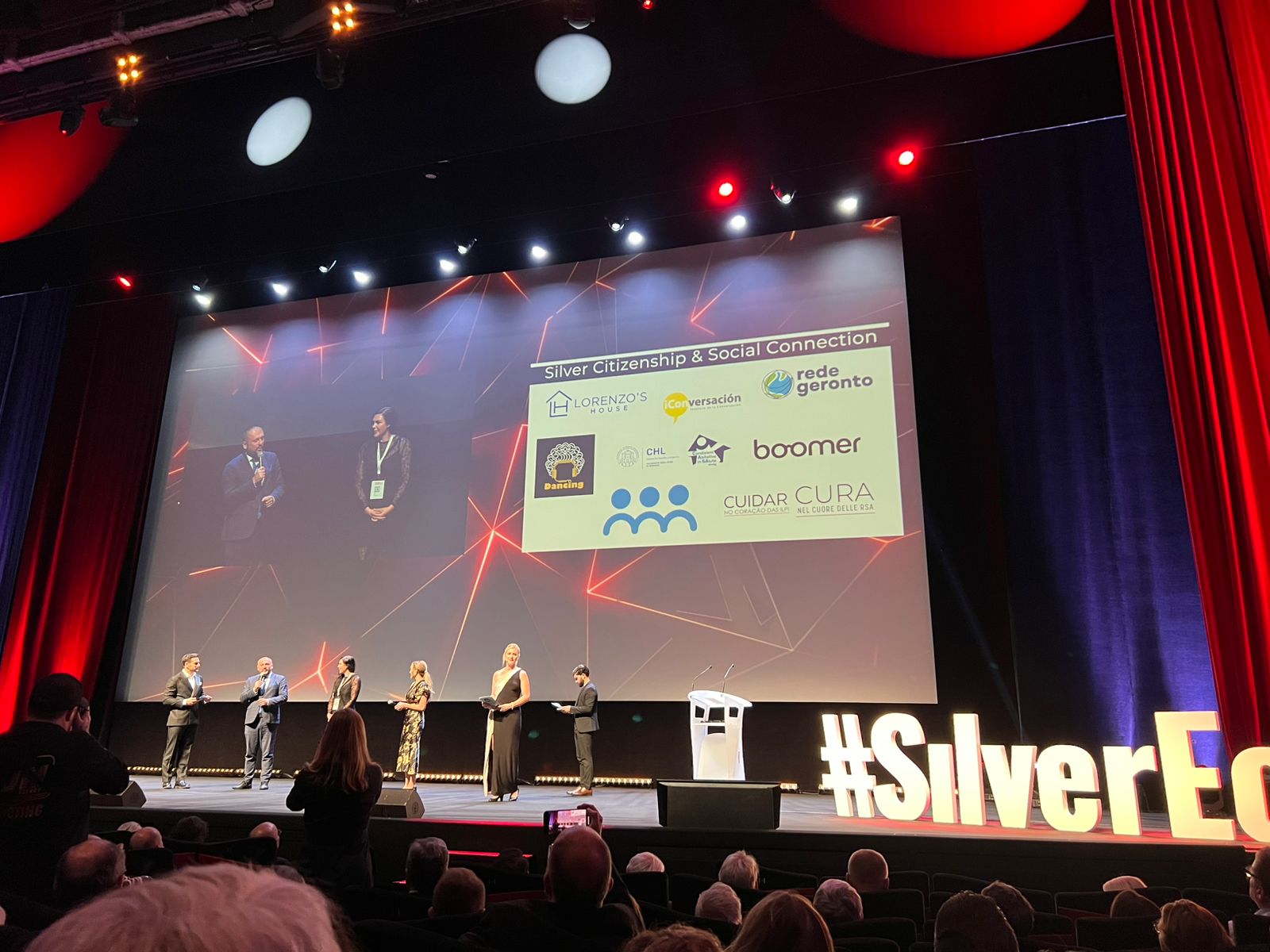 Rede Geronto é reconhecida como uma das grandes em evento na França